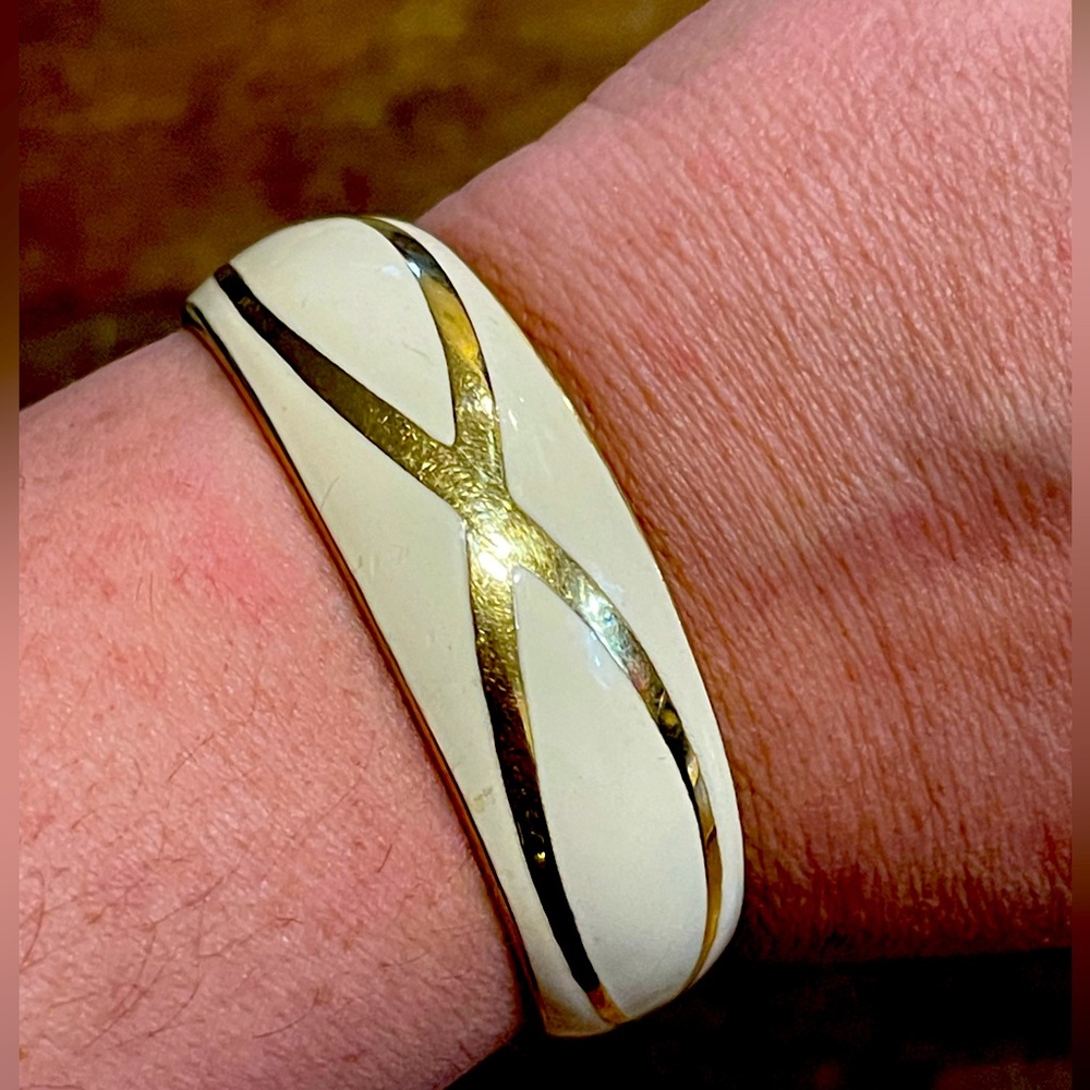 Vintage 80s Cuff Bracelet white & gold tone art deco design